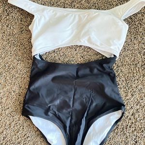 Cupshe, one piece, cut out swimsuit